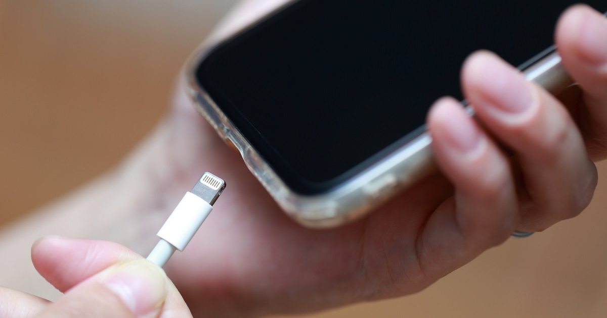 iPhoneが充電できない原因と対処法は？直し方や修理方法・費用も紹介