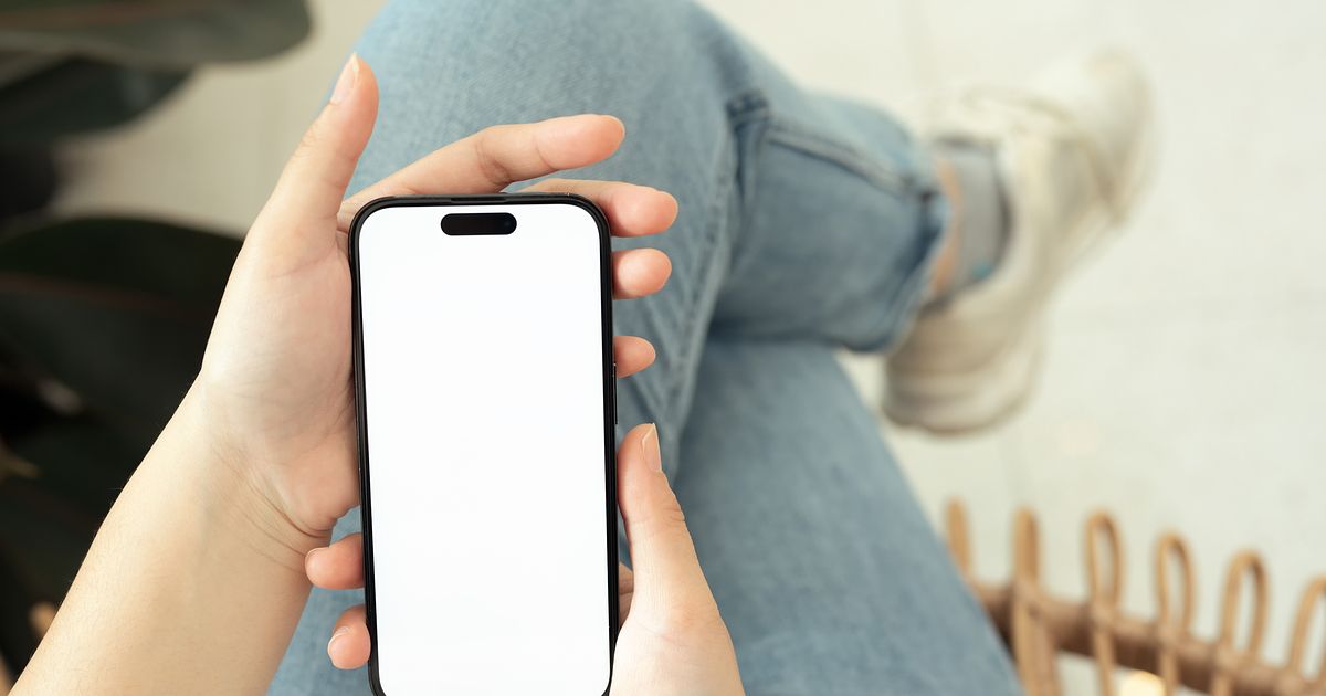 スマホの反応が悪い！タッチパネルが反応しない原因と対処法を解説