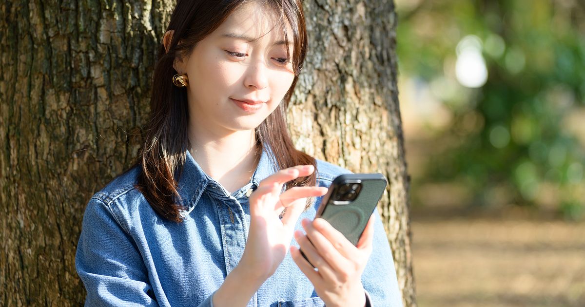 iPhoneのステッカーをLINEで送る方法は？使い方と注意点や保存先を解説