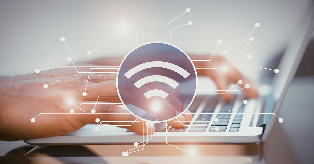 無線LANとWi-Fi®の違いは？有線LANとの使いわけや接続方法を解説