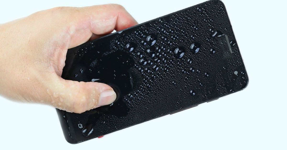 iPhoneで「液体が検出されました」と表示されるのはなぜ？原因や対処法を紹介