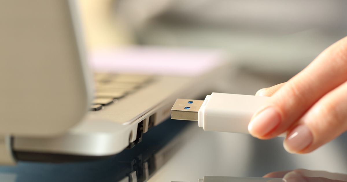 USB 2.0と3.0の違いとは？見わけ方や互換性の有無などを解説