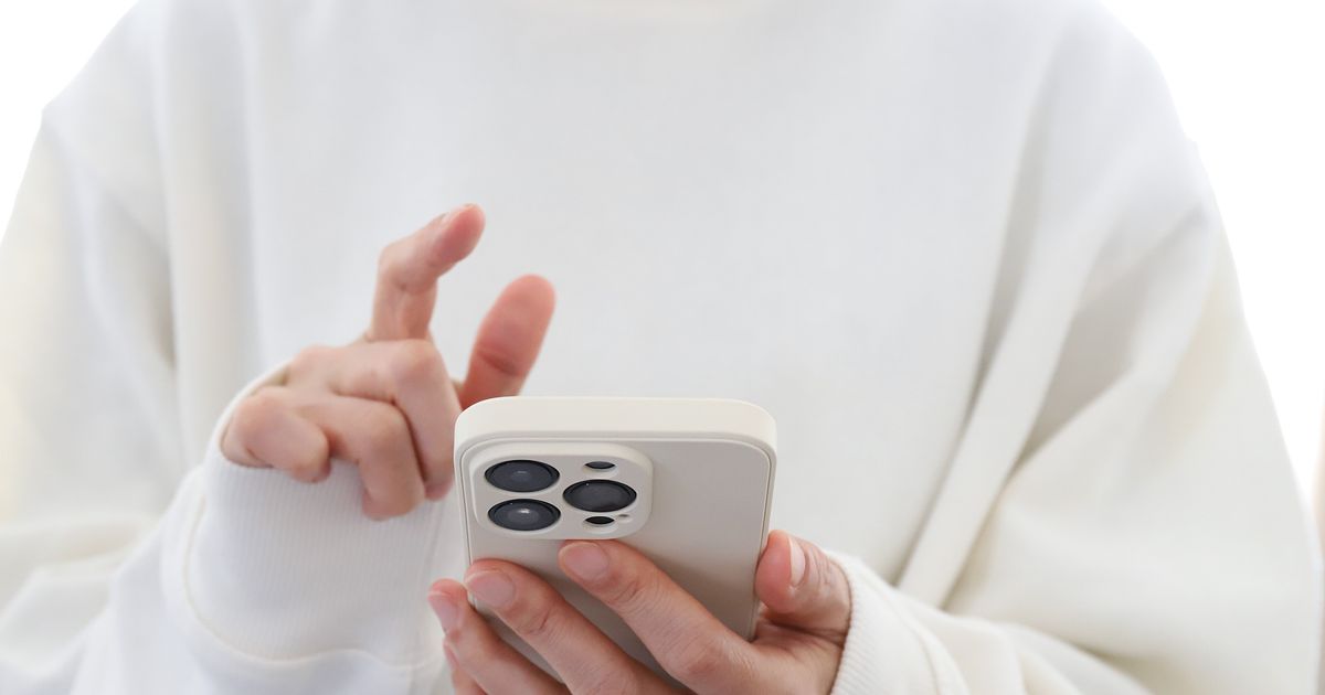 スマホの電源の切り方（Android™・iPhone）は？音声アシスタント起動時の対処法も紹介